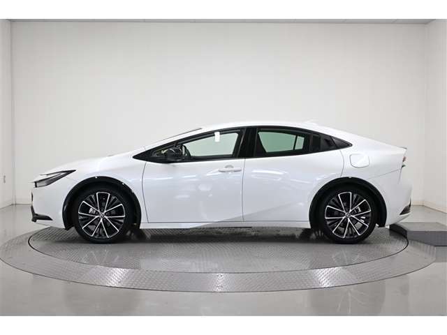 ワイド＆ローのスタイルで走行安定性もばっちりです。運転しやすくロングドライブも安心です。