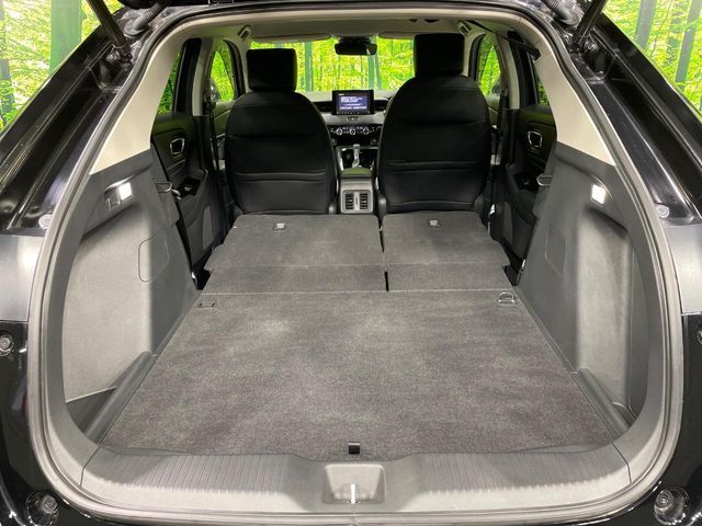普段のお買い物や通勤、送迎等に十分な荷室スペースを確保しております。セカンドシートを倒すと、大きな荷物の積載も可能です♪