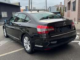 禁煙車・本革電動シート・純正ナビ・TV・バックカメラ・シートヒーター・スペアキー・オートエアコン・ETC・クルーズコントロール・ミシュランタイヤ・納車/車検整備をキッチリ整備して納車です安心です