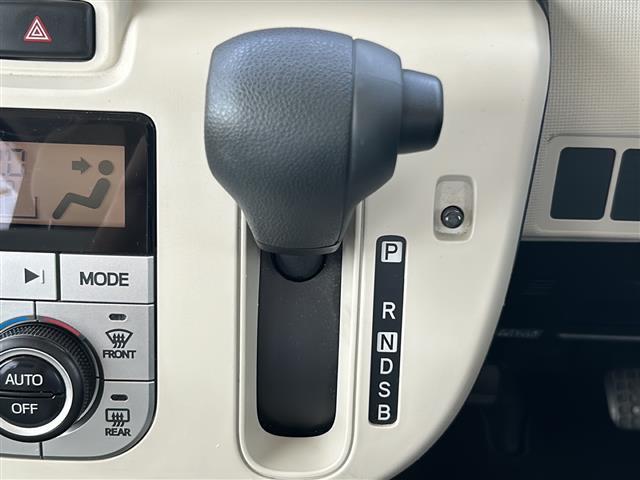 気になる車はすぐにお問い合わせください！画面右側の0066から始まる無料ダイヤルからお問い合わせ下さい！専門スタッフがお車のご質問にお答えいたします！