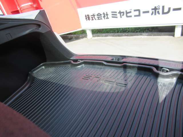 ■特定非営利活動法人　日本自動車鑑定協会　NPO法人『JAAA』の資格所有者が査定を行った中古車のみ展示しております。