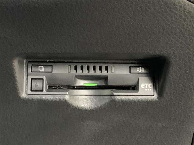 ETC車載器付きです。高速インターチェンジもスイスイとノンストップ通過