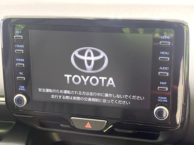【ディスプレイオーディオ】お持ちのスマホやMP3プレイヤーとの無線接続で音楽再生が可能！コードで繋ぐわずらわしさも無く、手軽にお気に入りの音楽を楽しめます。