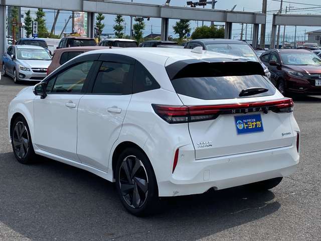 当社のお車は「全車保証付き」です。遠方のお客様もお近くのディーラーへ入庫いただければ対応できます。購入後も安心してお乗り下さい。別途有償で「1年」「2年」「3年」の延長保証もあります。ご相談下さい。