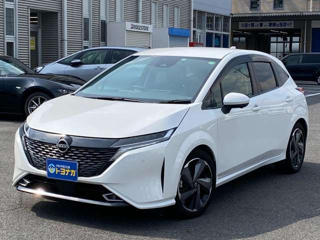当社のお車は「全車保証付き」です。遠方のお客様もお近くのディーラーへ入庫いただければ対応できます。購入後も安心してお乗り下さい。別途有償で「1年」「2年」「3年」の延長保証もあります。ご相談下さい。