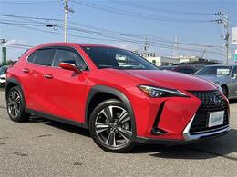 展示場には厳選した4WD車をご用意心行くまで比較していただけます。落ち着きのある空間で、ゆったりとお過ごしいただけます。キッズスペースもございますので、小さなお子様連れのお客様も安心してご来場下さい。