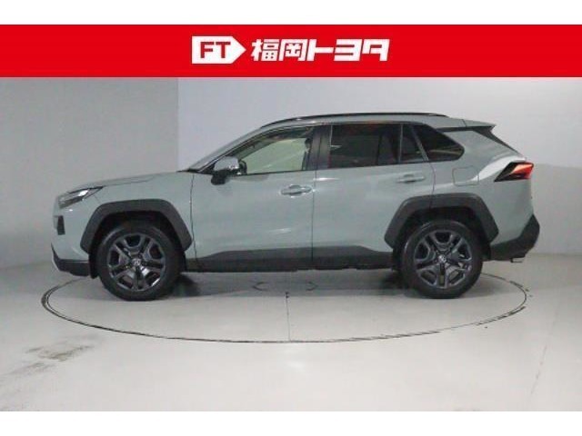 ☆トヨタ認定中古車☆ハイブリットシステム診断書と初度登録年月から10年間（走行20万キロまで）、ハイブリット機構の無料保証が付いています。