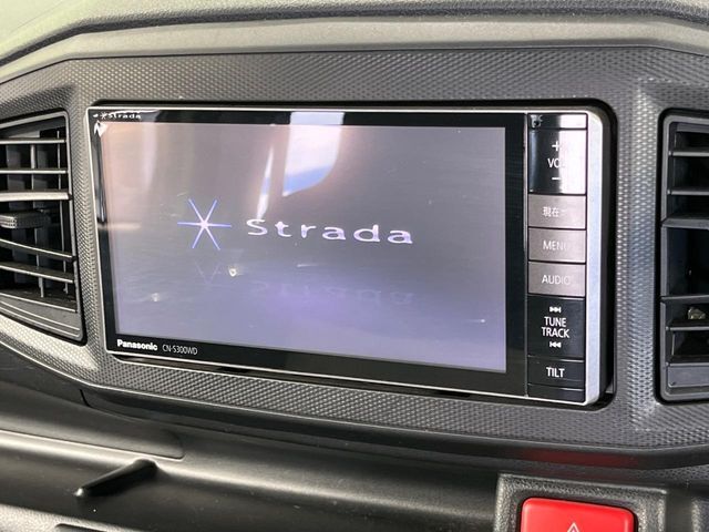 【フルセグTV付ナビゲーション】使いやすいナビで目的地までしっかり案内してくれます。各種オーディオ再生機能も充実しており、お車の運転がさらに楽しくなります！！