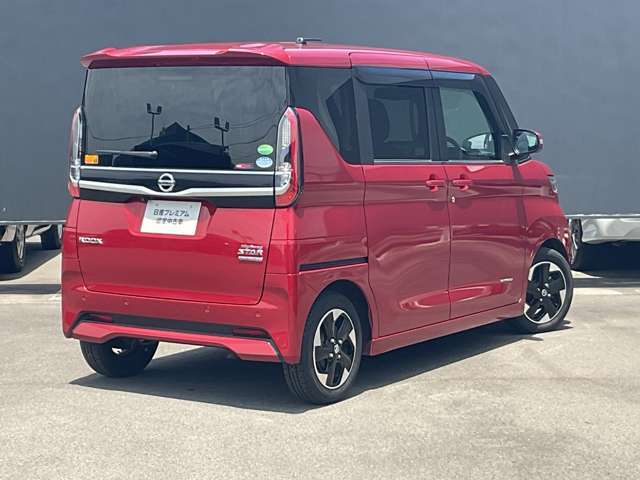 納車前に点検整備をさせていただきます。もちろん全車走行距離無制限のワイド保証付きですので安心してお乗りいただけます。