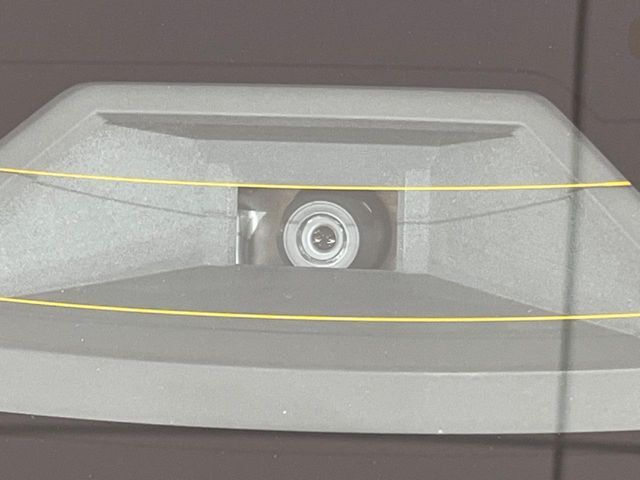 【スズキ　セーフティサポート】走行中に前方の車両等を認識し、衝突しそうな時は警報とブレーキで衝突回避と被害軽減をアシスト。より安全にドライブをお楽しみいただけます。