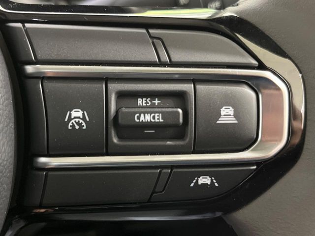 【アダプティブクルーズコントロール】高速道路での長距離走行が楽に！！自動で速度を保つクルーズコントロールが、衝突軽減システムと連携し、前方の車両を感知して車間を保つように速度調節してくれます！！