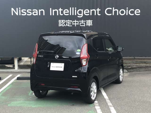 オプションのアラウンドビューモニターと前方ドラレコでドライバーをアシスト