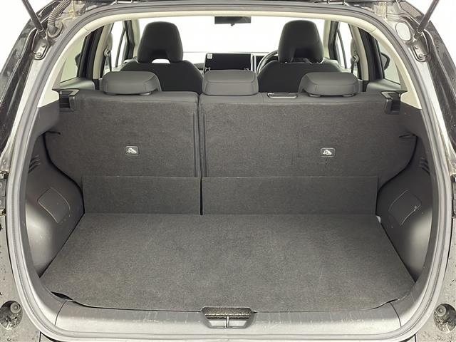 【トランク】積み込みやすくて、たっぷり積める荷室です。シートアレンジできるものは、乗車人数と荷物の量や大きさによってシートを動かすことができるので、より快適なドライブが可能です！