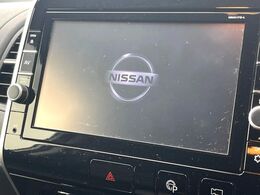 【メーカー純正ナビ】インテリアに溶け込むスタイリッシュな「専用設計」メーカーナビを装備♪視認性や操作性など基本性能にも優れ、より上質なカーライフをお楽しみいただけます。