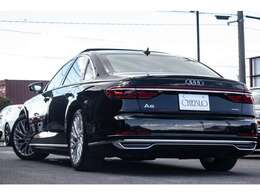 ・ アウディレーザーライト・ OLEDリアライト・ フロントクロストラフィックアシスト・ アダプティブウィンドウスクリーンワイパー・ センターエアバッグ