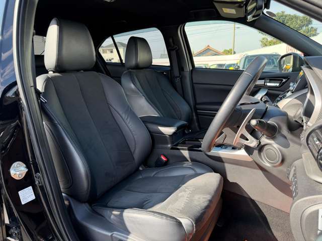 運転席シート廻りは使用感も少なく、良好な状態となっています。丁寧に使われていたことがよくわかります。