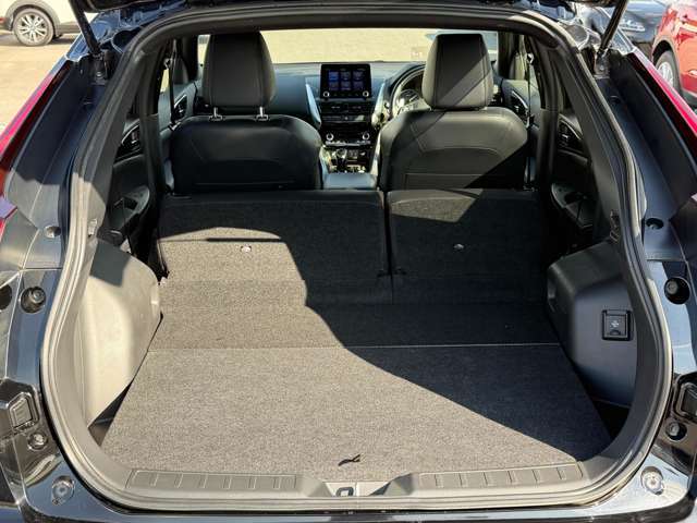 ラゲッジルームも広々です☆荷物もたくさん載せられます！！