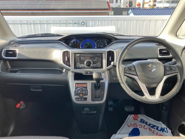 ブラック基調のカラーセンターメーター！クールなインパネ！運転席側に【インパネアッパーボックス】増設。