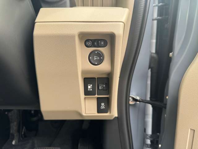 当店試乗車　距離少なめ　新車保証あり　おすすめの一台です♪