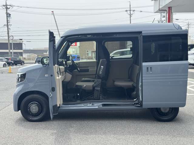 当店試乗車　距離少なめ　新車保証あり　おすすめの一台です♪