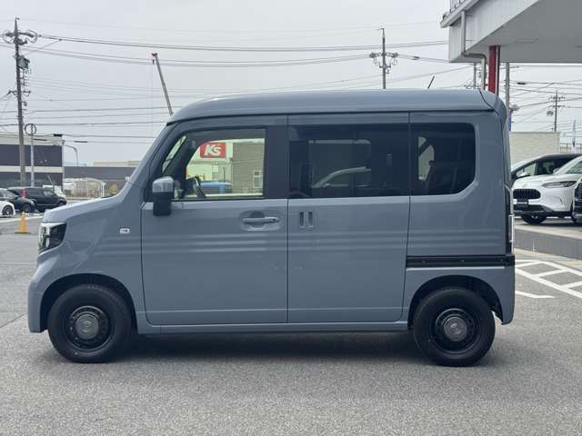 当店試乗車　距離少なめ　新車保証あり　おすすめの一台です♪