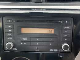 シンプルなCDラジオです。簡単操作