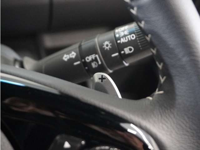 ◆パドルシフト装備◆オートマチック車でもミッション車のようなフィーリングを楽しめます。エンジンブレーキを使いたい時にも役立ちます。