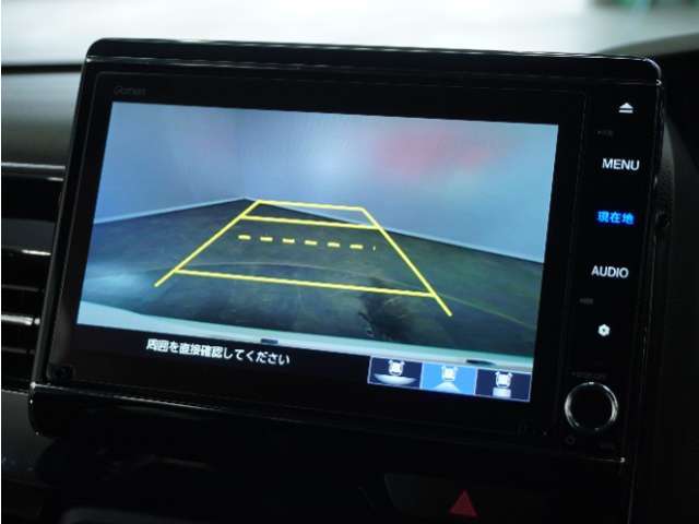 ◆バックカメラ◆リバースにするだけで映ります、後方の安全確認や、狭い駐車場での車庫入れ、雨の日や夜間など視界の悪い時に便利です！安全にバックする為には欠かせない装備です。