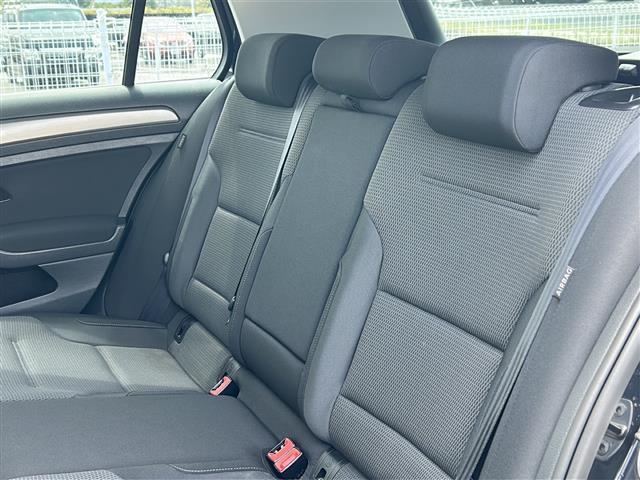 店舗にて現車の確認もいただけますので、お電話で在庫のご確認の上、是非ガリバー黒部店までご来店くださいませ！！！