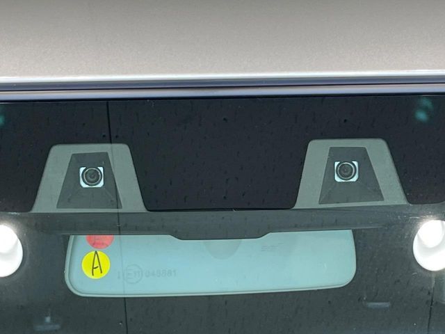 【スズキ　セーフティサポート】走行中に前方の車両等を認識し、衝突しそうな時は警報とブレーキで衝突回避と被害軽減をアシスト。より安全にドライブをお楽しみいただけます。