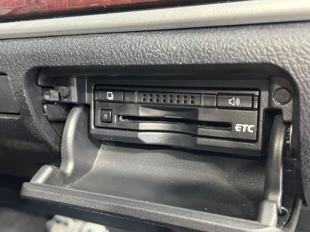 【ETC】高速道路の料金所をストレスなく通過！話題のスポットやサービスエリアに多い「スマートIC」利用時は必須のアイテムです。当店でセットアップを実施、ご納車当日からすぐにご利用いただけます！