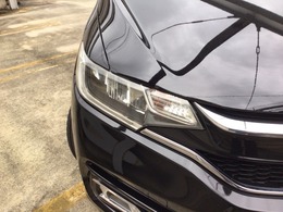 【LEDヘッドライト】ディスチャージヘッドライト（HID）と同等の明るさで、夜道や雨天走行が明るく視界良好！！　フォグライトも装備で、安心感さらにUPです♪安心ドライブを楽しんで下さい♪