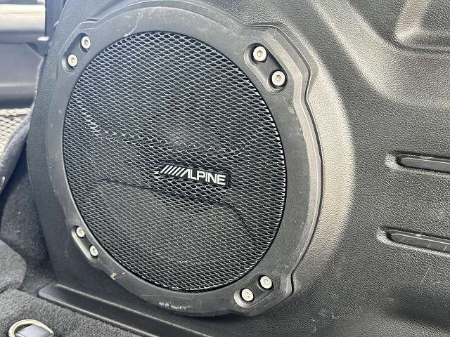 【アルパインサウンド】搭載しております。一流の音響を体感しながら、ドライブができますよ。