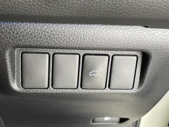 女性でも開け閉め簡単パワーバックドア付です！