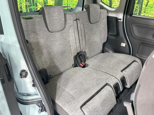 高品質なオリジナルフロアマットもオプションにてご用意しております。お好きなデザインやカラーをお車に合わせて選んでいただくことができます♪