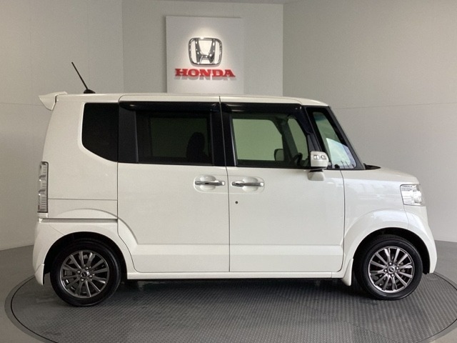 購入後も自社指定整備工場完備でお客様の愛車をしっかりサポート致します！御納車時には安全かつ安心してお乗り頂けるようホンダ専門知識を持つ整備スタッフが点検・整備・装備も説明をしてお渡ししております。