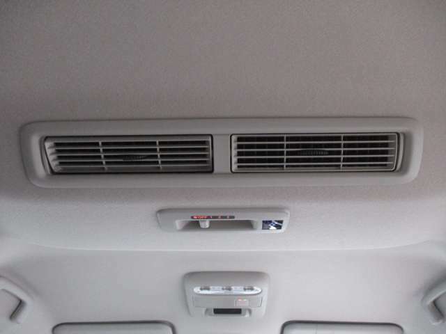 シーリングファンで車内温度を均一に保ちます