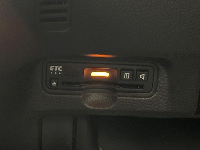 【ETC】高速道路の料金所をストレスなく通過！話題のスポットやサービスエリアに多い「スマートIC」利用時は必須のアイテムです。当店でセットアップを実施、ご納車当日からすぐにご利用いただけます！
