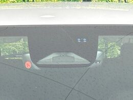 【アダプティブクルーズコントロール】高速道路での長距離走行が楽に！！自動で速度を保つクルーズコントロールが、衝突軽減システムと連携し、前方の車両を感知して車間を保つように速度調節してくれます！！