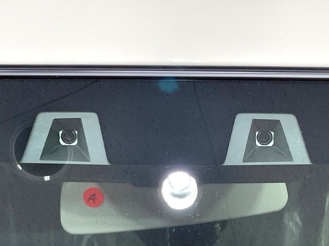 【スズキ　セーフティサポート】走行中に前方の車両等を認識し、衝突しそうな時は警報とブレーキで衝突回避と被害軽減をアシスト。より安全にドライブをお楽しみいただけます。
