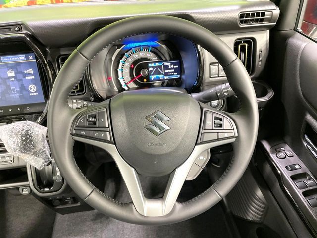 【純正革巻きステアリング】上質な革を使用することで、手にしっかり馴染みとても運転しやすいハンドルです♪