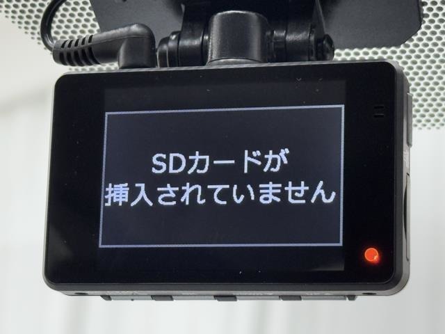 ドライブレコーダー装備してますよ。　思いでの記録や万が一の時の記録にも便利ですね。