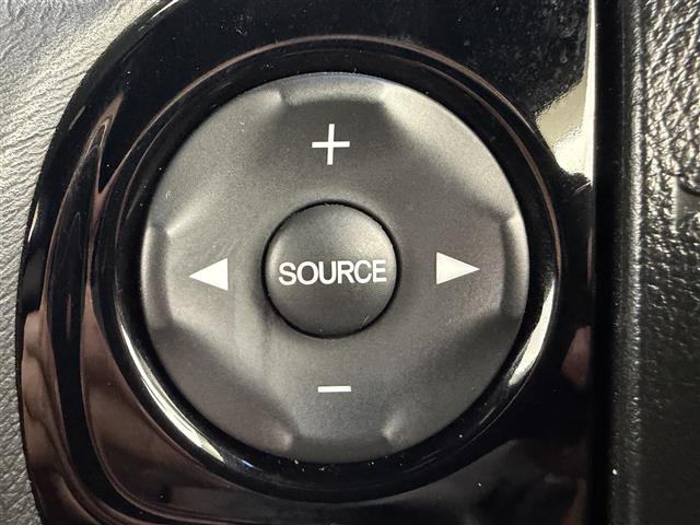 【運転席操作部】『運転席周辺の装備』の画像になります。快適なドライブを楽しむための機能が装備されています！運転席から触れるので使いやすいです！