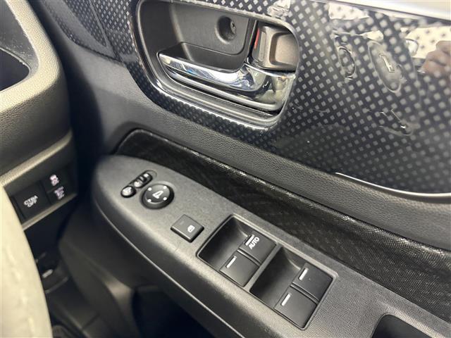 【窓操作部】『窓周辺/窓周辺装備』の画像になります。写真の内容に関してご不明点、ご質問等がございましたらお気軽にガリバー店舗までお問い合わせください。