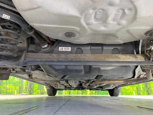 お車を安心してお乗りいただく為には、足回りの定期点検が欠かせません。サービスサポート（有償保証）では無料点検もご提供しており、安心のカーライフをお過ごしいただけるサポート体制が整っています。