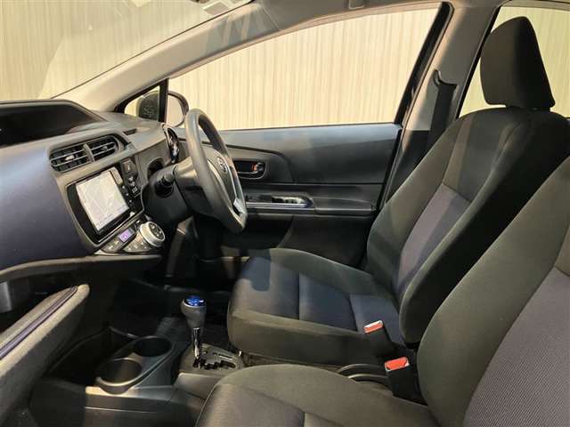運転席は必ず使用する部分ですので、座り心地が重要です！