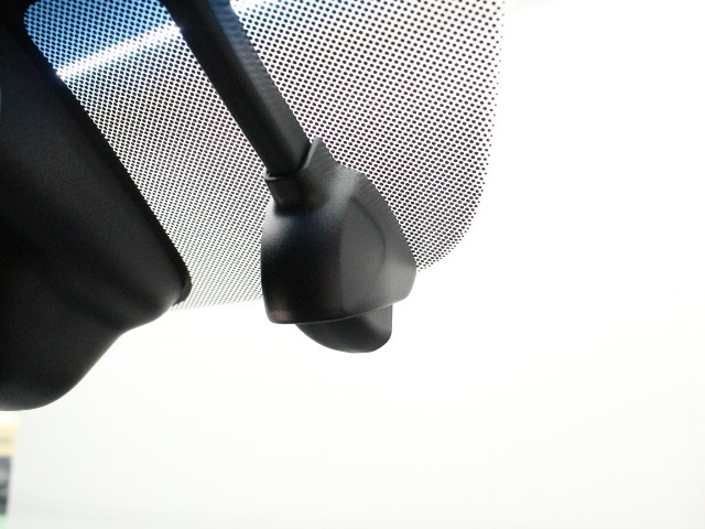 【ドライブレコーダー】万が一の時に活躍する今やなくてはならない装備です！衝突や急停止などでクルマに衝撃が加わったとき映像を記録できる優れもの♪