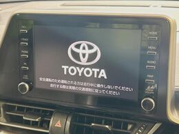 【メーカー純正ナビ】インテリアに溶け込むスタイリッシュな「専用設計」メーカーナビを装備♪視認性や操作性など基本性能にも優れ、より上質なカーライフをお楽しみいただけます。