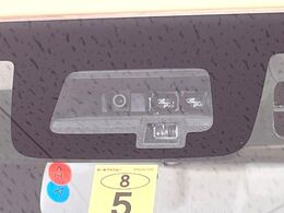 【スズキ　セーフティサポート】走行中に前方の車両等を認識し、衝突しそうな時は警報とブレーキで衝突回避と被害軽減をアシスト。より安全にドライブをお楽しみいただけます。