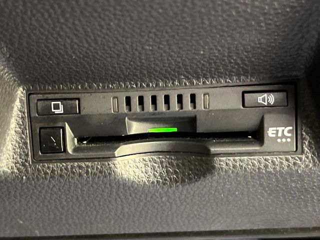 【ETC】高速道路の料金所をストレスなく通過！話題のスポットやサービスエリアに多い「スマートIC」利用時は必須のアイテムです。当店でセットアップを実施、ご納車当日からすぐにご利用いただけます！